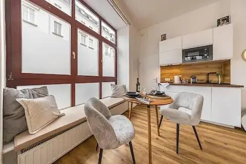 Ruhige Und Stilvolle Am Clara-zetkin-park