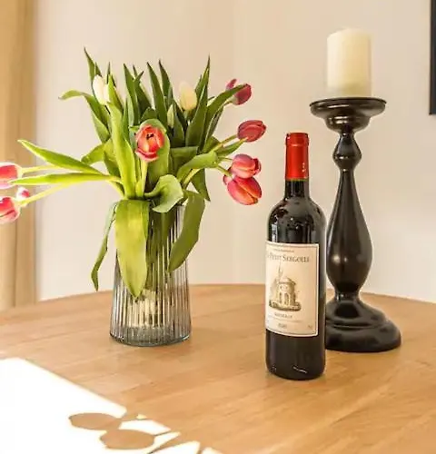 Ruhige Und Stilvolle Am Clara-zetkin-park *