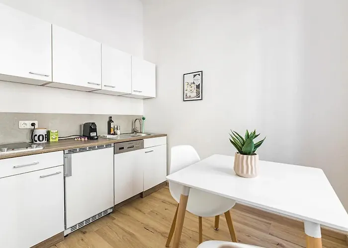 Ruhige Und Stilvolle Am Clara-zetkin-park