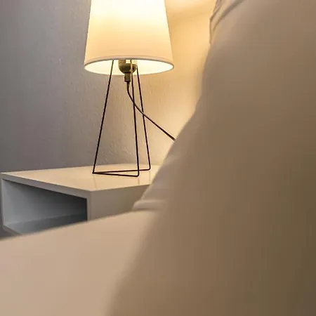 Ruhige Und Stilvolle Am Clara-zetkin-park Apartment *