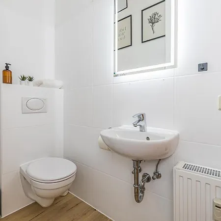 Ruhige Und Stilvolle Am Clara-zetkin-park Apartment *