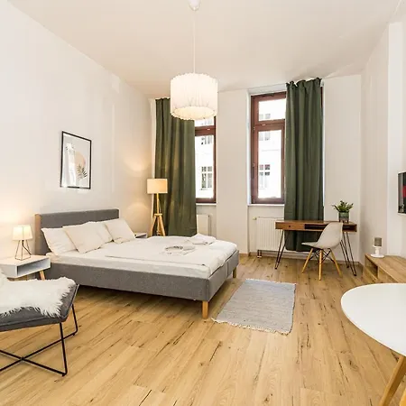 Ruhige Und Stilvolle Am Clara-zetkin-park Apartment *