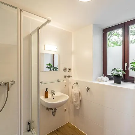 Ruhige Und Stilvolle Am Clara-zetkin-park Apartment