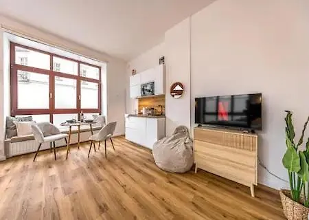 Ruhige Und Stilvolle Am Clara-zetkin-park *