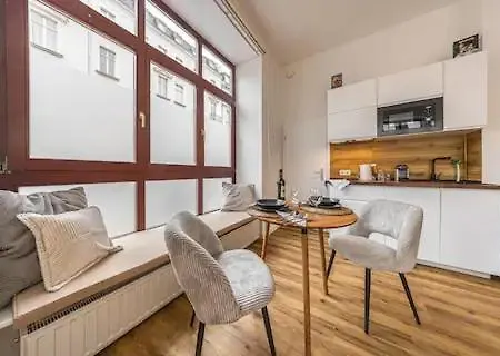 Ruhige Und Stilvolle Am Clara-zetkin-park