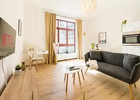 Ruhige Und Stilvolle Am Clara-zetkin-park Apartment Leipzig
