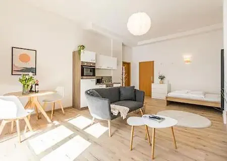 Ruhige Und Stilvolle Am Clara-zetkin-park Apartment *