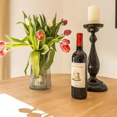 Ruhige Und Stilvolle Am Clara-zetkin-park *