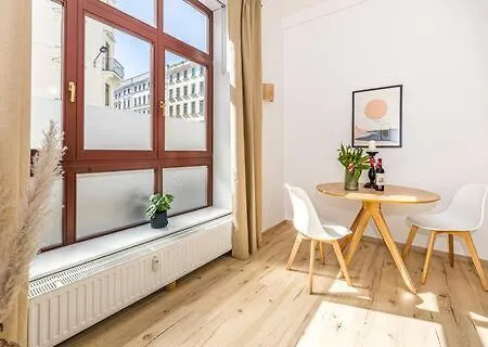 Apartment Ruhige Und Stilvolle Am Clara-zetkin-park Leipzig
