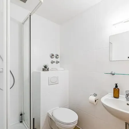 Ruhige Und Stilvolle Am Clara-zetkin-park * Leipzig