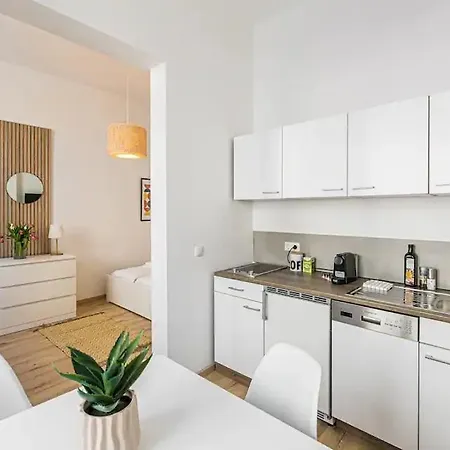 Ruhige Und Stilvolle Am Clara-zetkin-park Apartment